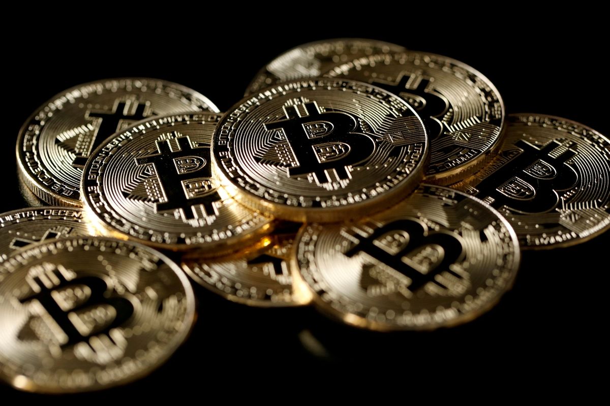 Ekonom: Růst ceny strhnul mánii, proto bitcoin tak raketově vystřelil